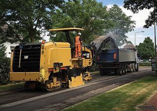 Straßenfräsen Caterpillar PM620