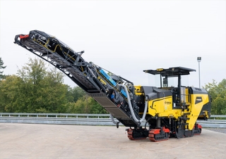 Straßenfräsen Bomag BM 2000/65
