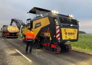 Straßenfräsen Bomag BM 2000/65