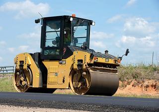Walzen Tandem-Vibrowalzen Caterpillar CB44B