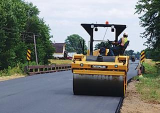 Walzen Tandem-Vibrowalzen Caterpillar CB64