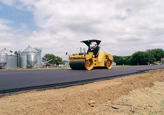 Walzen Tandem-Vibrowalzen Caterpillar CB64B