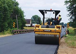 Walzen Tandem-Vibrowalzen Caterpillar CB64B
