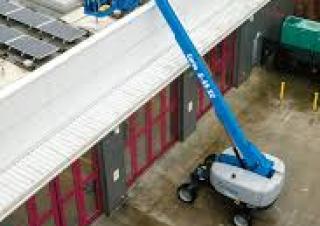 Teleskoparbeitsbühnen Teleskoparbeitsbühnen auf Raupen Genie S-45 TraX