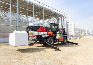 Teleskopen mit Oberwagen Manitou MRT-X 3060