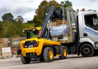 Teleskopen starr JCB 516-40