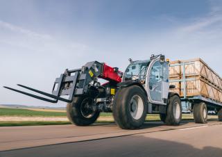 Teleskopen starr Massey Ferguson TH.7038 H 