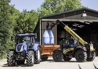 Teleskopen starr New Holland TH7.37 Standard