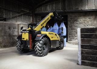 Teleskopen starr New Holland TH7.37 Standard
