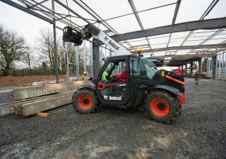 Teleskopen starr Bobcat TL30.60 Low Cab 75 IIIB