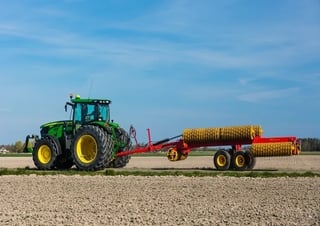 Wiesen- u. Ackerwalzen Väderstad Rexius 820