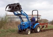 Allrad-Traktoren LS J27 Gear