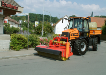Anbau-Kehrmaschinen Dücker FKM 2700