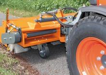 Anbau-Kehrmaschinen Bema Kommunal 400 Dual 1400