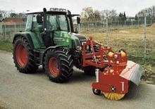 Anbau-Kehrmaschinen Dücker SFK 2400