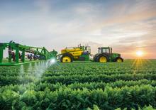 Anhänge-Feldspritzen John Deere M952