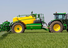 Anhänge-Feldspritzen John Deere R962i