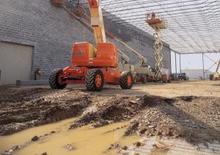 Gelenkarbeitsbühnen auf Rädern JLG 800AJ