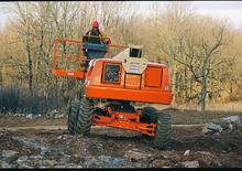 Gelenkarbeitsbühnen auf Rädern JLG E400AJP