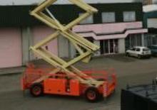 Scherenbühnen auf Rädern Holland-Lift G 320 DL 30 4WD S/N