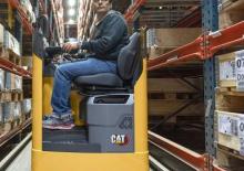 E.-Sitz-Niederhubwagen Caterpillar NPS30N2
