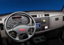 Fahrgestell Peterbilt 325 PACCAR PX-7