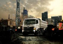 Fahrgestell Hino 500 FD 1124 4x2