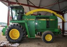 Feldhäcksler 2-WD John Deere 6710