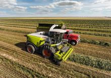 Feldhäcksler 4-WD Claas Jaguar 850