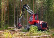 Forst-Vollernter Komatsu 911