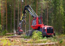 Forst-Vollernter Komatsu 911