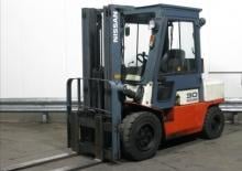 Frontstapler Diesel Nissan FGJ 02 A 30 U