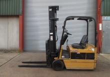 Frontstapler Elektro Caterpillar EP 18 T