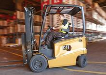 Frontstapler Elektro Caterpillar EP25AN