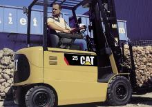 Frontstapler Elektro Caterpillar EP25K PAC