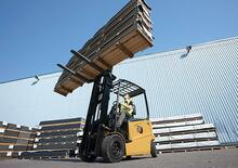 Frontstapler Elektro Caterpillar EP30ACN