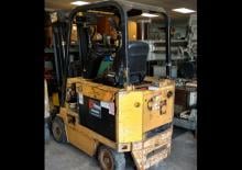 Frontstapler Elektro Caterpillar M 40 D SA