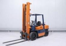 Frontstapler Treibgas Toyota 02-5 FG 35