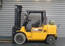 Frontstapler Treibgas Caterpillar GP45K