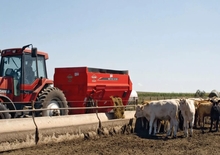 Futtermischwagen Kuhn Knight 4142