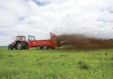 Futtermischwagen Kuhn PS 242