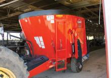 Futtermischwagen Kuhn VS 143