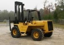 Geländestapler Caterpillar R80