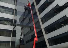 Gelenkarbeitsbühnen auf Raupen Easy Lift R210