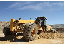 Grader Caterpillar 24M