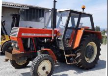 Hinterrad-Traktoren Zetor 10011