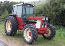 Hinterrad-Traktoren International Harvester 1055