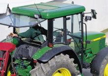 Hinterrad-Traktoren John Deere 5500 N