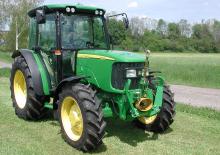 Hinterrad-Traktoren John Deere 5515 F