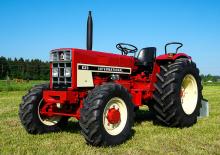 Hinterrad-Traktoren International Harvester 633